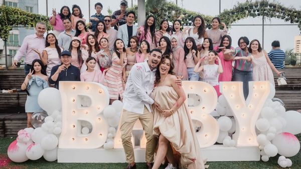10 Foto Gender Reveal Anak ke-3 Jessica Iskandar, Bumil Cantik Bergaun Coklat