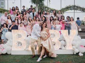 10 Foto Gender Reveal Anak ke-3 Jessica Iskandar, Bumil Cantik Bergaun Coklat 10 Foto Gender Reveal Anak ke-3 Jessica Iskandar, Bumil Cantik Bergaun Coklat