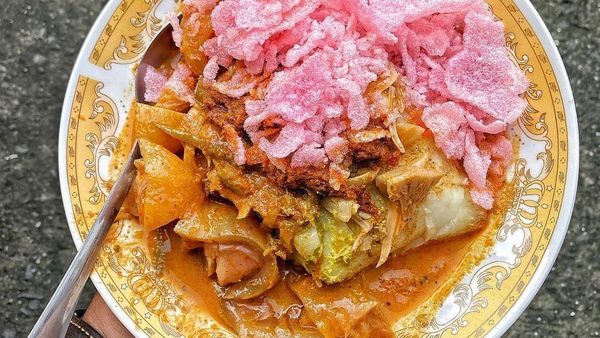Lamaknyo! 20 Ketupat Sayur Padang Ada di Sini