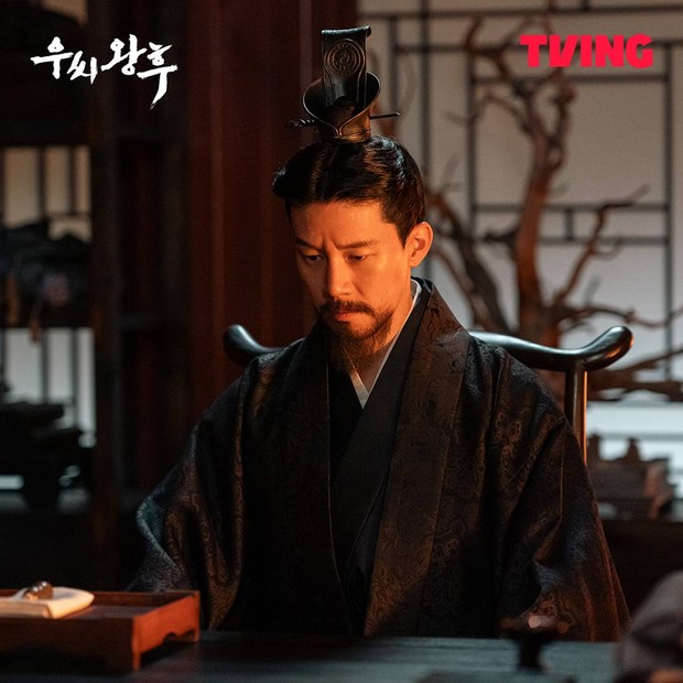 Kim Moo Yul di Drama Queen Woo / Foto : x.com/tvingdotcom