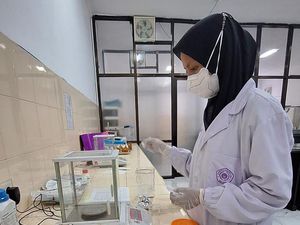 Ngalam Mbois: Mahasiswa UMM Bikin Krim Anti Kerut untuk Cegah Penuaan