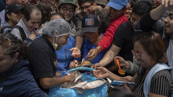 Antusias Warga Meksiko Saat Bagi-bagi Puluhan Ribu Taco Gratis