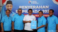 Potret Partai Gelora Serahkan Surat Rekomendasi ke Bakal Cakada