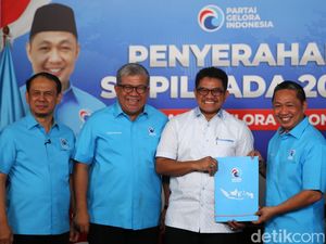 Potret Partai Gelora Serahkan Surat Rekomendasi ke Bakal Cakada Potret Partai Gelora Serahkan Surat Rekomendasi ke Bakal Cakada