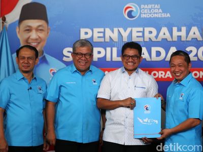 Potret Partai Gelora Serahkan Surat Rekomendasi ke Bakal Cakada