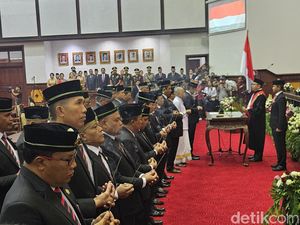Diawali Mejaya-jaya, 45 Anggota DPRD Gianyar Periode 2024-2029 Dilantik Diawali Mejaya-jaya, 45 Anggota DPRD Gianyar Periode 2024-2029 Dilantik