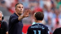 Robin van Persie memperkuat Arsenal pada 2004-2012. Van Persie kini jadi pelatih Feyenoord, kontraknya sampai musim panas 2027 (Getty)