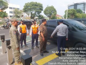 Pemprov DKI Bakal Sanksi Pemilik Restoran Caplok Trotoar untuk Lahan Parkir