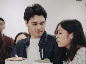 Serunya Mikha Angelo Saat Makan Bareng Gregoria Mariska dan Keluarga Serunya Mikha Angelo Saat Makan Bareng Gregoria Mariska dan Keluarga