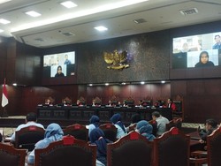 Sidang Gugatan UU Kesehatan, Hakim MK Tanya Kemenkes soal Nasib Tukang Khitan