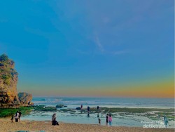 Pantai Drini Memang Cocok Jadi Tempat Berlibur