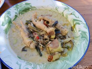 Monggo Mampir! 8 Resto Keluarga di Jogja Ini Punya Makanan Enak Monggo Mampir! 8 Resto Keluarga di Jogja Ini Punya Makanan Enak