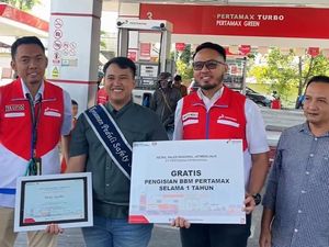 Korban Pengeroyokan SPBU Sidoarjo Dapat Hadiah Pertamax Gratis Setahun Korban Pengeroyokan SPBU Sidoarjo Dapat Hadiah Pertamax Gratis Setahun
