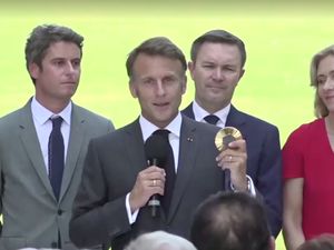 Emmanuel Macron Klaim Olimpiade Paris Sukses! Emmanuel Macron Klaim Olimpiade Paris Sukses!