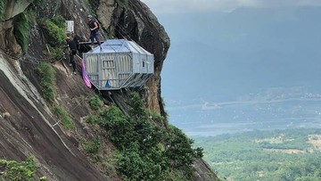 Purwakarta: Sensasi Menginap di Ketinggian Gunung Parang.