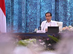 Jokowi Teken Aturan Insentif dan Pekerja Asing di IKN, Ini Isinya