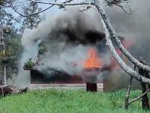 Kebakaran Hanguskan Perpustakaan Sekolah Al-Kitab di Puncak, Polisi Selidiki