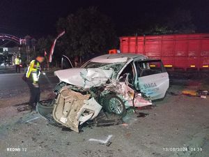 Ertiga Kecelakaan Maut di Lemahbang Sragen Sedang Antar Orang Sakit Ertiga Kecelakaan Maut di Lemahbang Sragen Sedang Antar Orang Sakit