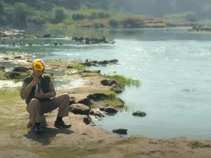 Mengenal 3 Tempat Syuting Lagu Gala Bunga Matahari Sal Priadi, Mana Saja?