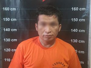 Potret Pria Koboi di Jakbar yang Bikin Pemulung Terkena Peluru Nyasar Potret Pria Koboi di Jakbar yang Bikin Pemulung Terkena Peluru Nyasar