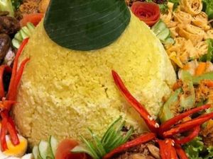 Berbentuk Gunung, Ini 5 Fakta Tumpeng dalam Momen Sakral Berbentuk Gunung, Ini 5 Fakta Tumpeng dalam Momen Sakral