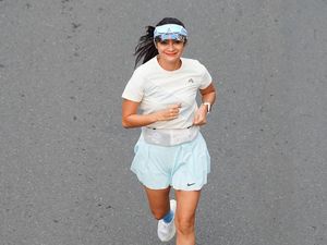 Rini Yulianti Siap Maraton Perdana, Sedih Akan Tinggalkan Anak 2 Minggu ke Berlin Rini Yulianti Siap Maraton Perdana, Sedih Akan Tinggalkan Anak 2 Minggu ke Berlin