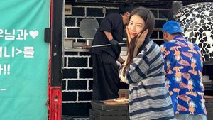 Sweet! Song Hye Kyo Kirim Foodtruck ke Loksyut Suzy-Kim Woo Bin