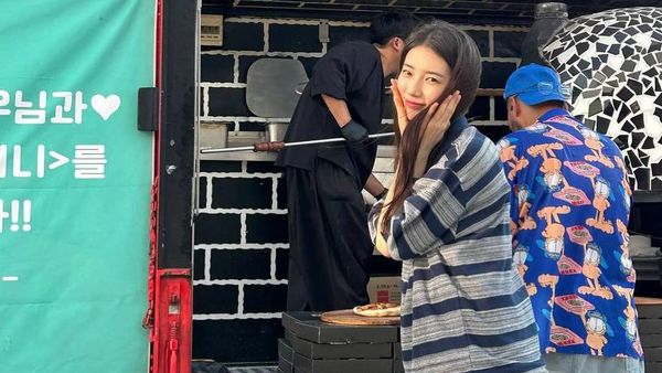 Sweet! Song Hye Kyo Kirim Foodtruck ke Loksyut Suzy-Kim Woo Bin