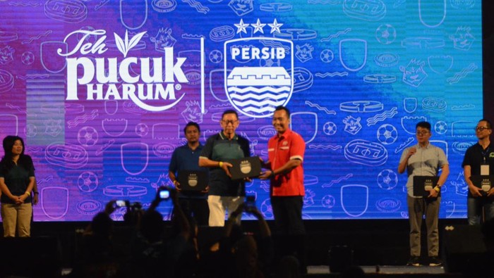 Teh Pucuk Harum Terpilih Jadi Official Tea Partner Persib di Liga 1