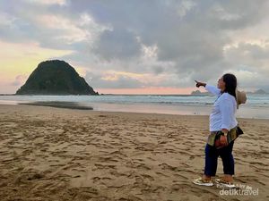 Tsunami Senyap di Pantai Pulau Merah Tsunami Senyap di Pantai Pulau Merah