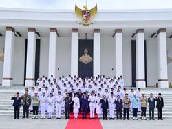 76 Anggota Paskibraka Nasional 2024 Resmi Dikukuhkan Presiden Jokowi di IKN