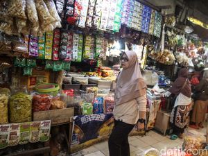 Duh! Duit Warga Kelas Menengah Habis Buat Makan Duh! Duit Warga Kelas Menengah Habis Buat Makan