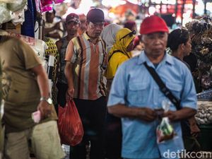 Media Asing Soroti Jutaan Kelas Menengah RI Turun Kasta Media Asing Soroti Jutaan Kelas Menengah RI Turun Kasta