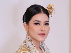 Potret Kahiyang Tampil Menawan Pakai Kain Khas-Make Up Flawless Potret Kahiyang Tampil Menawan Pakai Kain Khas-Make Up Flawless