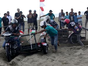 Balap Becak Motor Semarakkan HUT RI di Aceh