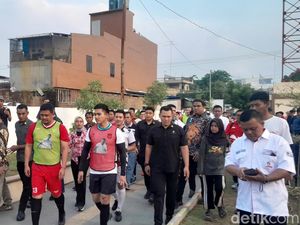 Bobby Nasution Main Bola Lawan Kaesang di Medan Bobby Nasution Main Bola Lawan Kaesang di Medan