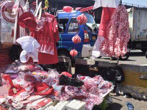 Cerita Pedagang Atribut HUT RI di Pasar Asemka Jakbar, Jualan Sejak Juli