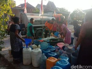 182 Dusun di Lamongan Berpotensi Kekeringan, BPBD Dropping Air Bersih 182 Dusun di Lamongan Berpotensi Kekeringan, BPBD Dropping Air Bersih