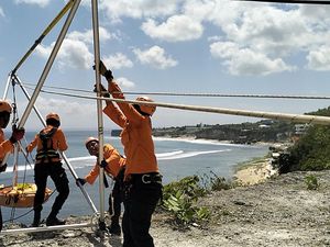 Jenazah Warga AS Ditemukan Mengambang di Pantai Bingin