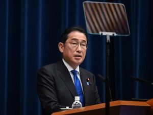 Pelempar Bom Pipa ke Mantan PM Jepang Dibui 10 Tahun Pelempar Bom Pipa ke Mantan PM Jepang Dibui 10 Tahun