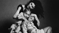 Kylie Jenner Akui Kehilangan Masa Muda karena Punya Anak di Usia 20