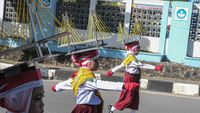 Yuk Lihat Lomba Gerak Jalan Indah Pelajar di Kendari