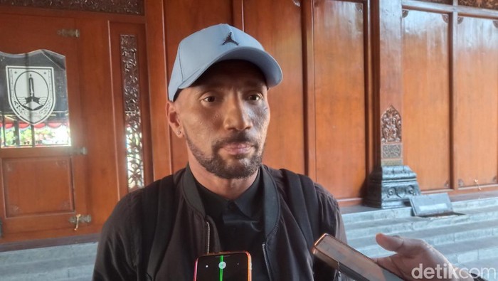 Manajer PSS Sleman Manajer PSS Leonard Tupamahu, ketika dijumpai di Balai Kota Solo, Rabu (14/8/2024).