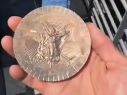 Atlet Keluhkan Medali Olimpiade yang Langsung Rusak, Panitia Siap Retur