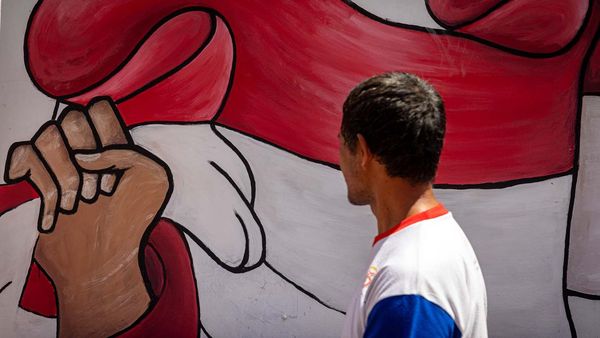 Mural Kemerdekaan Hiasi Perkampungan di Semarang