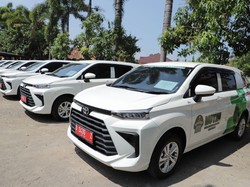 Bupati Bandung Salurkan Mobil Moyan untuk 10 Kelurahan