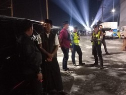 Ratusan Aparat Amankan Acara Sholawat Bersama Habib Ahmad di Gresik