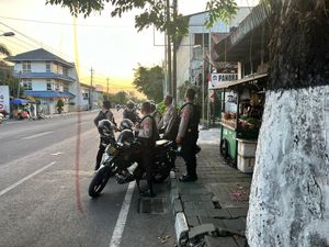 Keributan Pelajar di SPBU Pakualaman Jogja, Motor Dirusak Keributan Pelajar di SPBU Pakualaman Jogja, Motor Dirusak