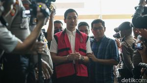 Penampilan Harvey Moeis Pakai Kemeja Rp 7 Juta di Sidang Timah
