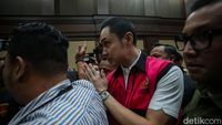 Foto: Harvey Moeis Pakai Kemeja Putih Rp 7 Juta saat Didakwa, Buatan Italia